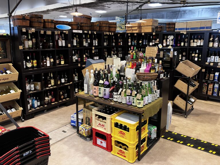 酒屋ふってもはれても青島店